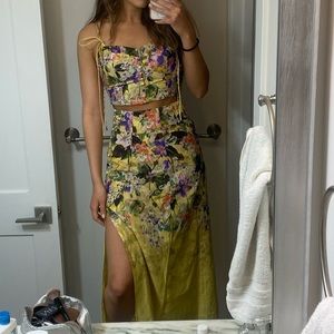 Anthropologie linen set, used once for my wedding after party.